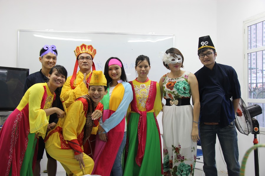 học viên trung tâm tiếng trung tiengtrung.vn tập kịch 
